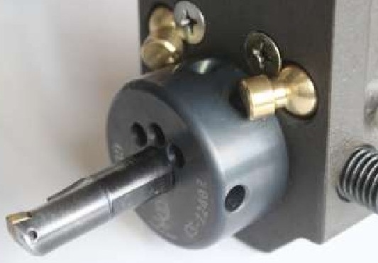 特徴２　外部給油スリーブ